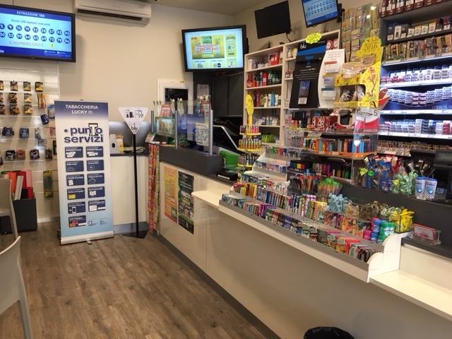 TABACCHERIA-CAFFETTERIA-RICEVITORIA LUCKY - Iqos e Glo Reseller - Ploom Store · Foto 3
