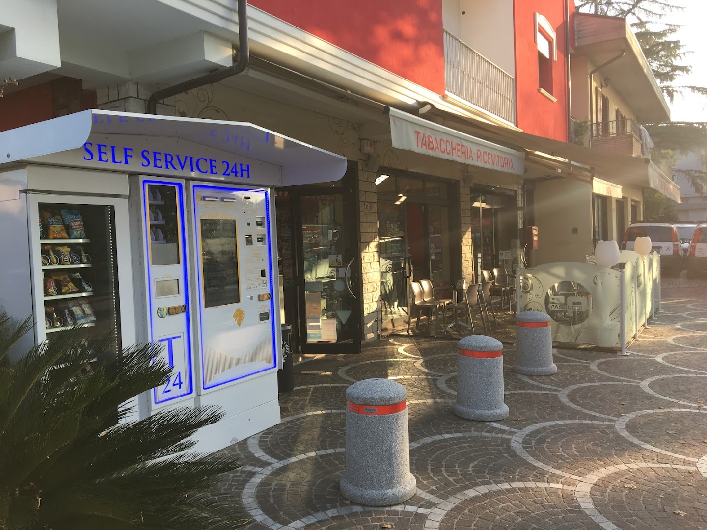 TABACCHERIA-CAFFETTERIA-RICEVITORIA LUCKY - Iqos e Glo Reseller - Ploom Store · Foto 1