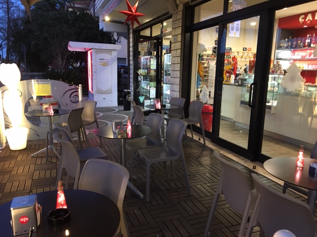 TABACCHERIA-CAFFETTERIA-RICEVITORIA LUCKY - Iqos e Glo Reseller - Ploom Store · Foto 6